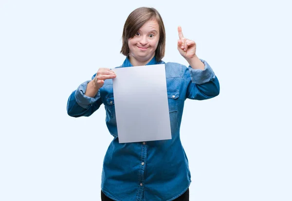 Young Adult Woman Syndrome Holding Blank Paper Sheet Isolated Background — Stock Photo, Image