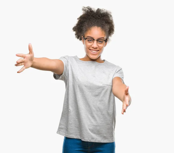 Jovem Afro Americana Vestindo Óculos Sobre Fundo Isolado Olhando Para — Fotografia de Stock