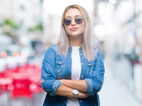 Giovane Donna Bionda Che Indossa Occhiali Sole Sfondo Isolato Volto — Foto Stock