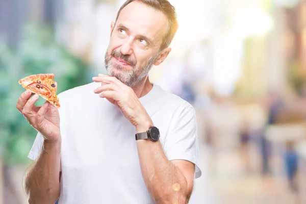 Mittelalter Hoary Senior Man Eating Pizza Slice Isolated Background Ernst — Stockfoto