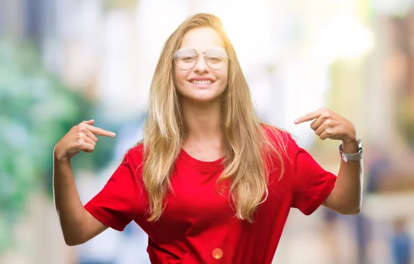 Joven Hermosa Mujer Rubia Con Gafas Sobre Fondo Aislado Mirando — Foto de Stock