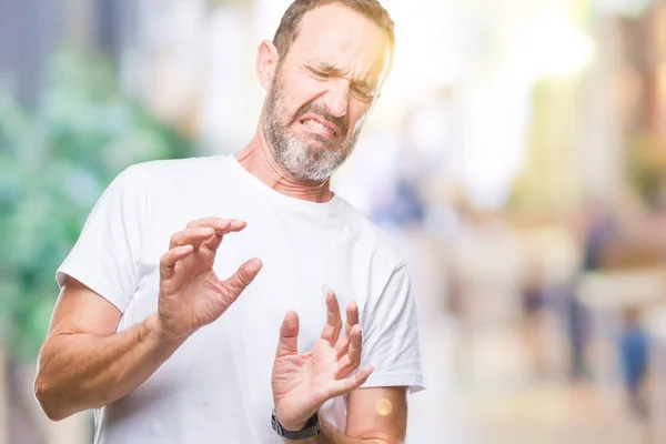 Hombre Mediana Edad Con Camiseta Blanca Sobre Fondo Aislado Expresión —  Fotos de Stock