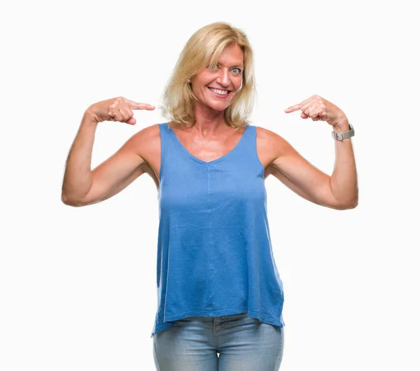 Middle Age Blonde Woman Isolated Background Looking Confident Smile Face — Stock Photo, Image