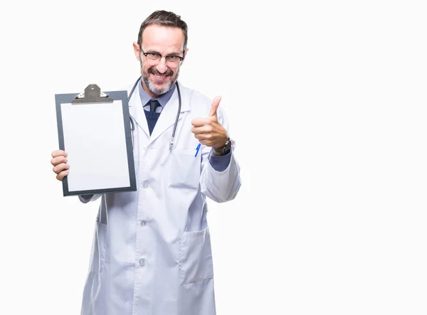 Idade Média Idoso Hoary Médico Homem Segurando Prancheta Isolado Fundo — Fotografia de Stock