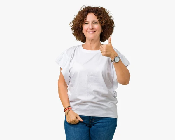 Krásné Prostřední Ager Starší Žena Nosí Bílé Tričko Izolované Pozadí — Stock fotografie
