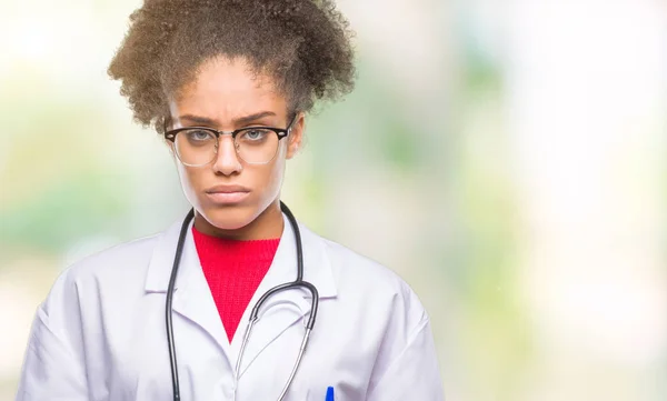 Junge Afro Amerikanische Ärztin Mit Isoliertem Hintergrund Deprimiert Und Besorgt — Stockfoto