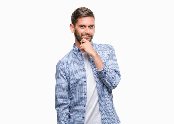 Joven Hombre Guapo Con Camiseta Blanca Sobre Fondo Aislado Mirando —  Fotos de Stock