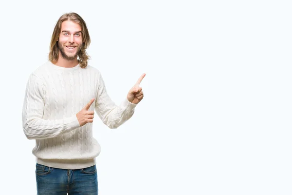 Jonge Knappe Man Met Lange Haren Winter Trui Dragen Geïsoleerde — Stockfoto