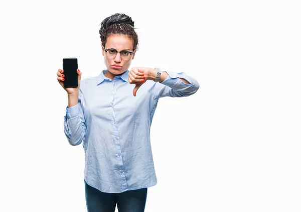 Jovem Trançado Cabelo Afro Americano Menina Negócios Mostrando Tela Smartphone — Fotografia de Stock
