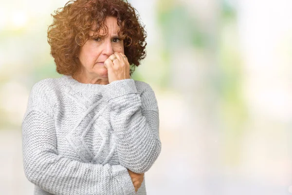 Hermosa Mujer Mediana Edad Ager Vistiendo Suéter Invierno Sobre Fondo — Foto de Stock