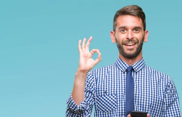 Jovem Teve Algum Homem Mensagens Texto Enviando Mensagem Usando Smartphone — Fotografia de Stock