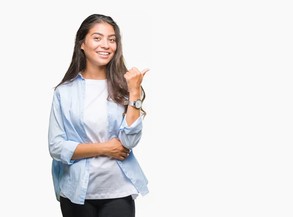 Jonge Mooie Arabische Vrouw Geïsoleerde Achtergrond Glimlachend Met Blij Gezicht — Stockfoto