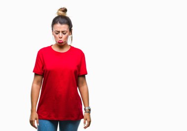 Genç güzel kadın izole arka plan yüzünden depresyona ve kızgın ve korkmuş ağlıyor sıkıntı için endişeleniyorum. Üzgün ifade.