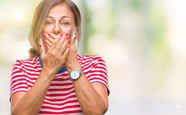 Ältere Hispanische Frau Mittleren Alters Über Isolierten Hintergrund Schockiert Mund — Stockfoto