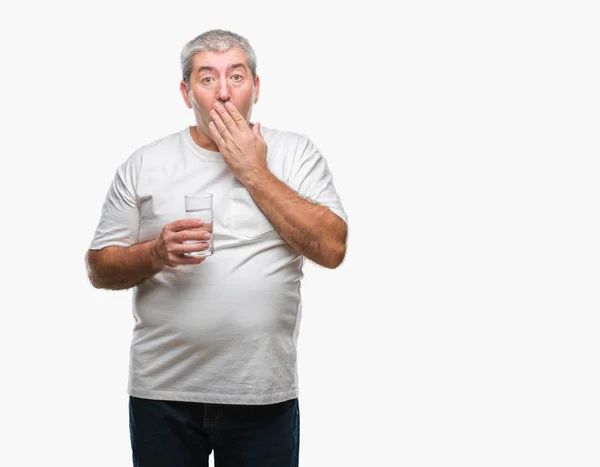 Knappe Man Van Senior Glas Water Drinken Geïsoleerde Achtergrond Dekking — Stockfoto