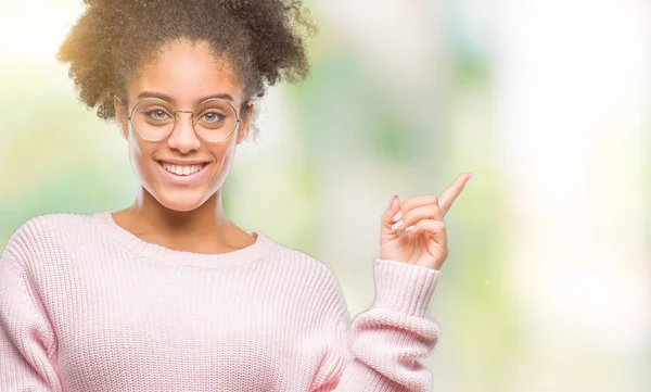 Młody Afro American Kobieta Okularach Białym Tle Wielkim Uśmiechem Twarzy — Zdjęcie stockowe