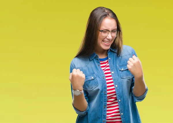 Joven Hermosa Mujer Caucásica Con Gafas Sobre Fondo Aislado Muy —  Fotos de Stock