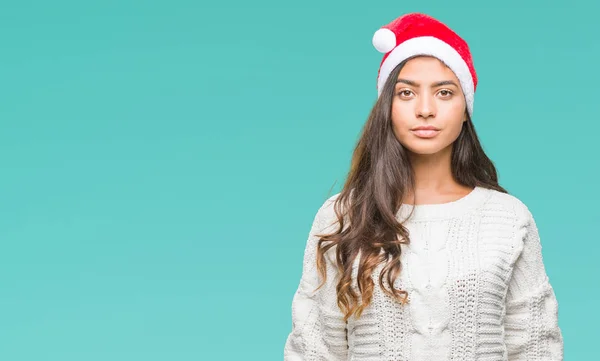 Jeune Femme Arabe Portant Chapeau Noël Sur Fond Isolé Avec — Photo