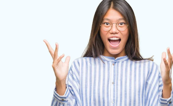 Ung Asiatisk Kvinna Över Isolerade Bakgrund Firar Crazy Och Förvånad — Stockfoto