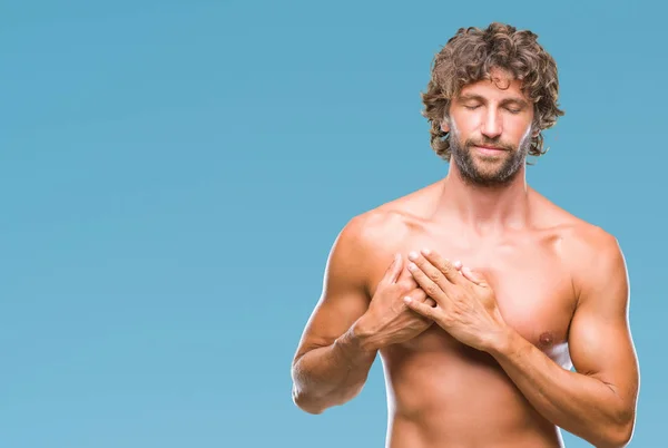 Knappe Spaanse Model Man Sexy Shirtless Geïsoleerde Achtergrond Glimlachend Met — Stockfoto