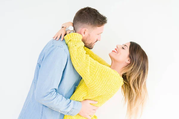 Belo Jovem Casal Apaixonado Beijando Abraçando Outro Relação Romântica — Fotografia de Stock