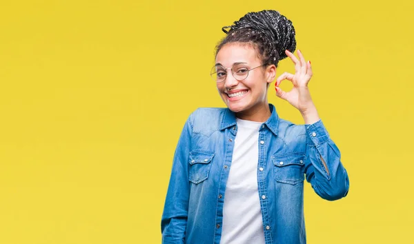 Jovem Trançado Cabelo Afro Americano Menina Vestindo Óculos Sobre Fundo — Fotografia de Stock