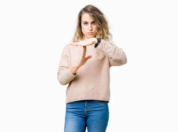 Mooie Jonge Blonde Vrouw Droeg Sweatershirt Geïsoleerde Achtergrond Doen Time — Stockfoto