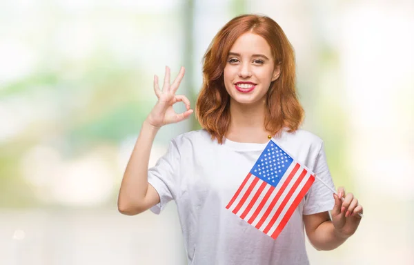 Joven Hermosa Mujer Sosteniendo Bandera América Sobre Fondo Aislado Haciendo —  Fotos de Stock