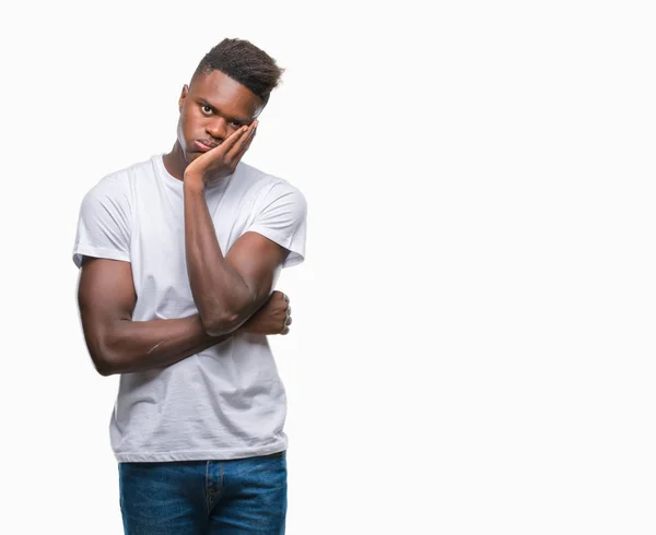 年轻的非洲裔美国人在孤立的背景下思考看起来疲倦和厌倦与交叉武器抑郁症问题 — 图库照片