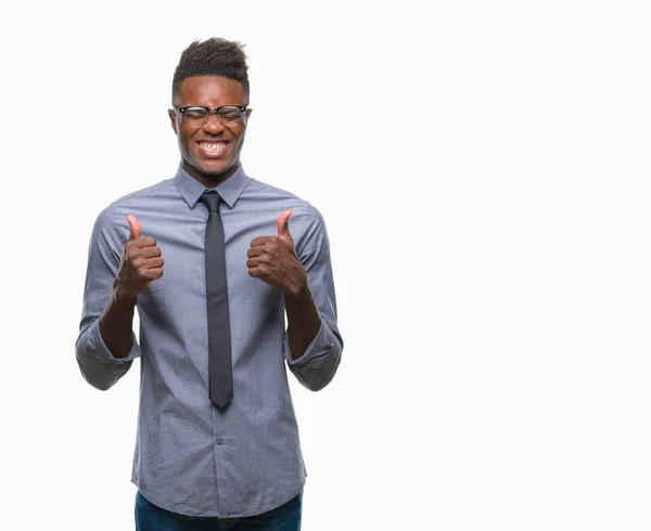 年轻的非洲裔美国人的商业人在孤立的背景兴奋为成功用胳膊升起庆祝胜利微笑 赢家理念 — 图库照片