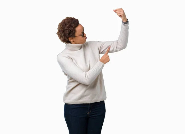 Junge Schöne Afrikanisch Amerikanische Frau Mit Brille Vor Isoliertem Hintergrund — Stockfoto