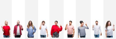 Kolaj farklı etnik genç insanlar üzerinde beyaz bir başarılı fikirle izole arka plan işaret parmağı çizgili. Çıktıktan ve mutlu. Bir numara.