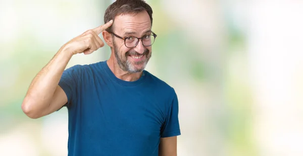 Knappe Middenleeftijd Hoary Senior Man Wearin Bril Geïsoleerde Achtergrond Smiling — Stockfoto