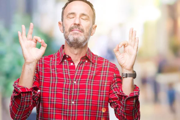 Hoary Senior Man Van Middelbare Leeftijd Geïsoleerde Achtergrond Ontspannen Lachend — Stockfoto