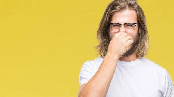Genç Yakışıklı Adam Uzun Saçlı Gözlüklü Bir Şey Pis Iğrenç — Stok fotoğraf