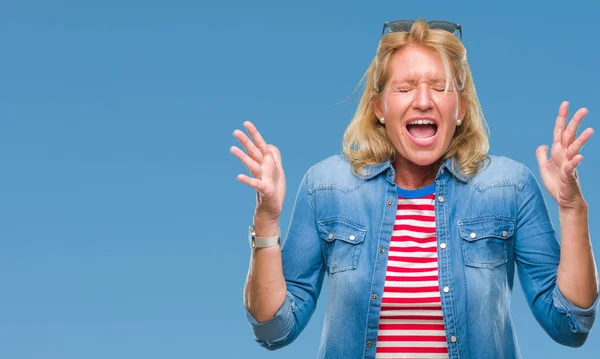 Middle Age Blonde Woman Isolated Background Crazy Mad Shouting Yelling — Stock Photo, Image