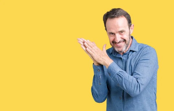 Bonito Homem Meia Idade Elegante Sênior Sobre Fundo Isolado Batendo — Fotografia de Stock