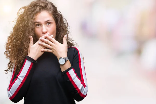 Hermosa Joven Morena Pelo Rizado Chica Con Mirada Casual Sobre — Foto de Stock