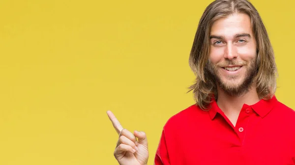 Joven Hombre Guapo Con Pelo Largo Sobre Fondo Aislado Con —  Fotos de Stock