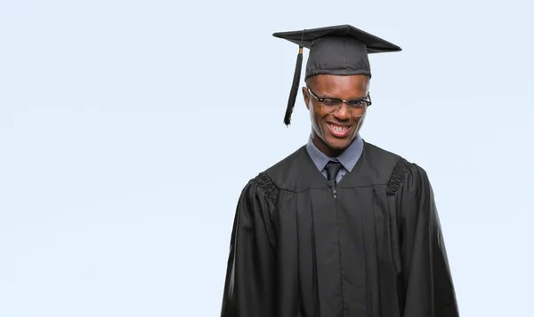 Jonge Studeerde Afro Amerikaanse Man Geïsoleerde Achtergrond Winking Kijken Naar — Stockfoto