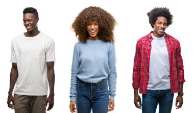Afrika kökenli Amerikalı grup seksi bir ifadeyle, neşeli ve mutlu yüzünü kameraya bakarak göz kırpıyor izole arka plan üzerinde insan kolaj.