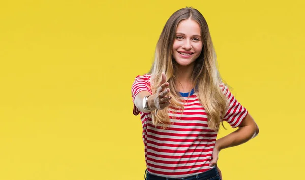 Jonge Mooie Blonde Vrouw Geïsoleerde Achtergrond Lachende Vriendelijke Aanbod Als — Stockfoto