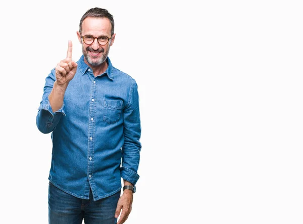 Edad Media Hoary Hombre Mayor Con Gafas Sobre Fondo Aislado —  Fotos de Stock