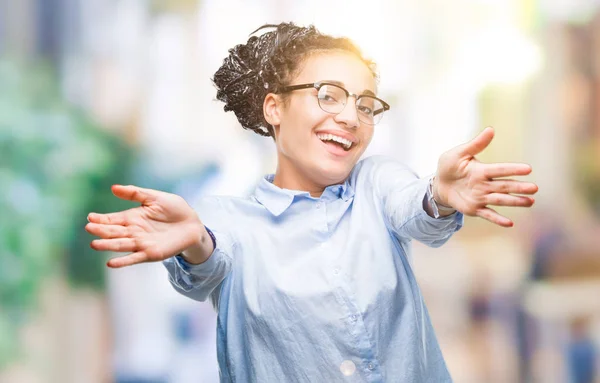 Jonge Gevlochten Haar Afrikaanse Amerikaanse Bedrijfsleven Meisje Met Bril Geïsoleerde — Stockfoto