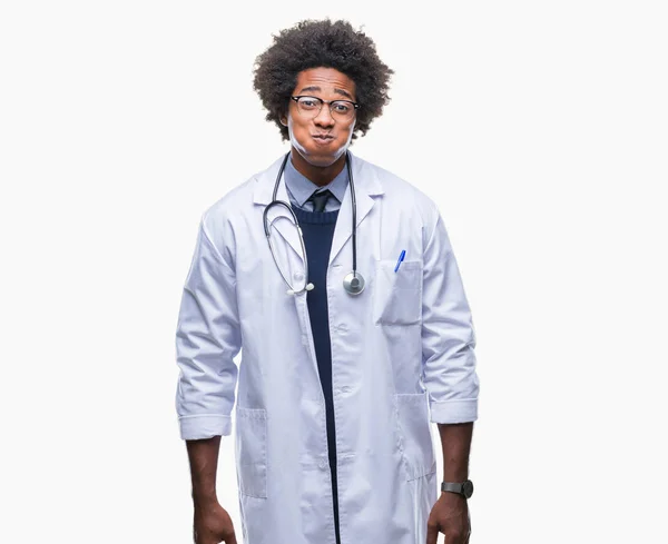 Afro Americano Médico Homem Sobre Fundo Isolado Soprando Bochechas Com — Fotografia de Stock