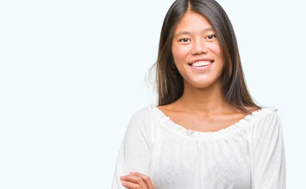 Jonge Aziatische Vrouw Geïsoleerde Achtergrond Blij Gezicht Lachend Met Gekruiste — Stockfoto