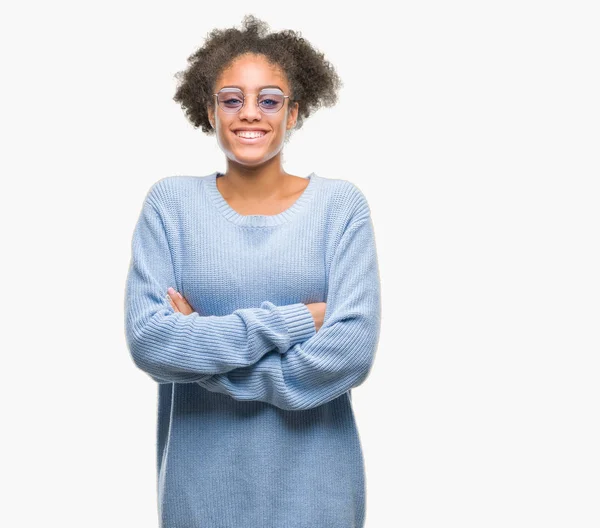 Mujer Afroamericana Joven Con Gafas Sobre Fondo Aislado Cara Feliz — Foto de Stock