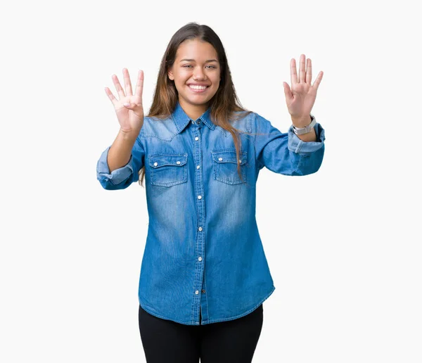 Joven Hermosa Morena Con Camisa Mezclilla Azul Sobre Fondo Aislado — Foto de Stock