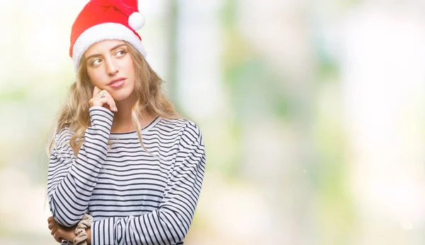 Hermosa Mujer Rubia Joven Con Sombrero Navidad Sobre Fondo Aislado —  Fotos de Stock