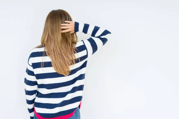 Bela Mulher Meia Idade Vestindo Camisola Marinha Sobre Fundo Isolado — Fotografia de Stock